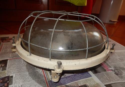 Голяма антична индустрална лампа чешка от 1970 година